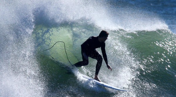 Surfing Taranaki credit Rob Tucker 