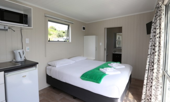 deluxe studio ensuite 4 berth2