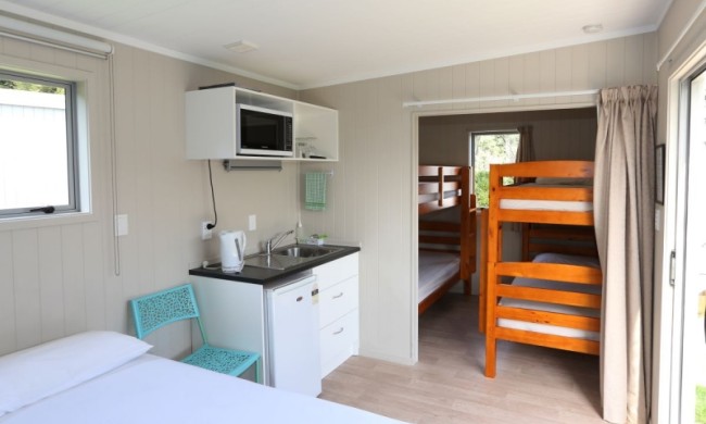 deluxe studio ensuite 6 berth2